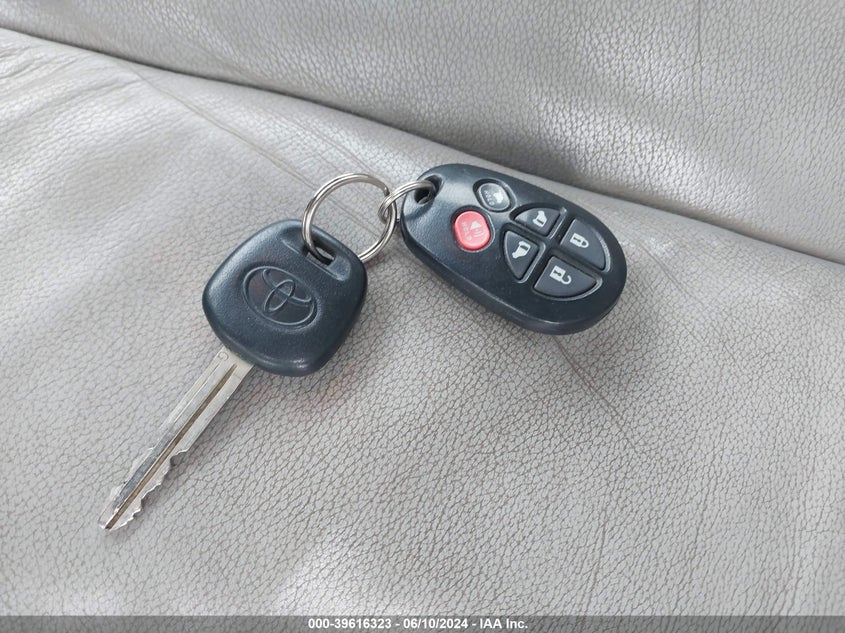 2012 Toyota Sienna Xle 7 Passenger VIN: 5TDDK3DC9CS036952 Lot: 39616323