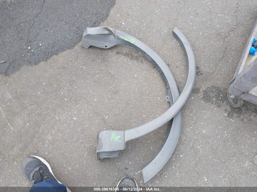 2017 Toyota Rav4 Xle VIN: JTMWFREV6HJ716943 Lot: 39616355