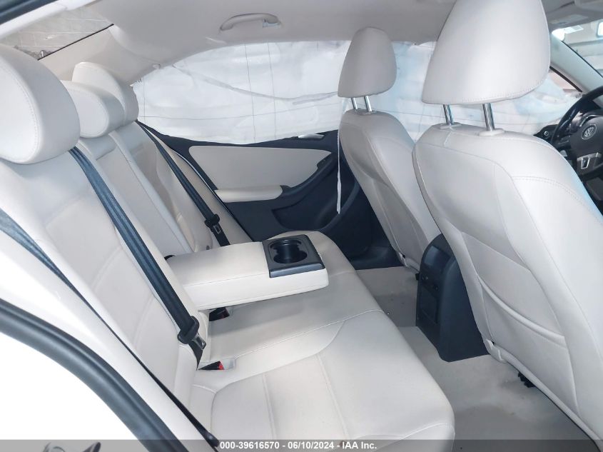 2013 VOLKSWAGEN JETTA SE - 3VWDP7AJ4DM363253