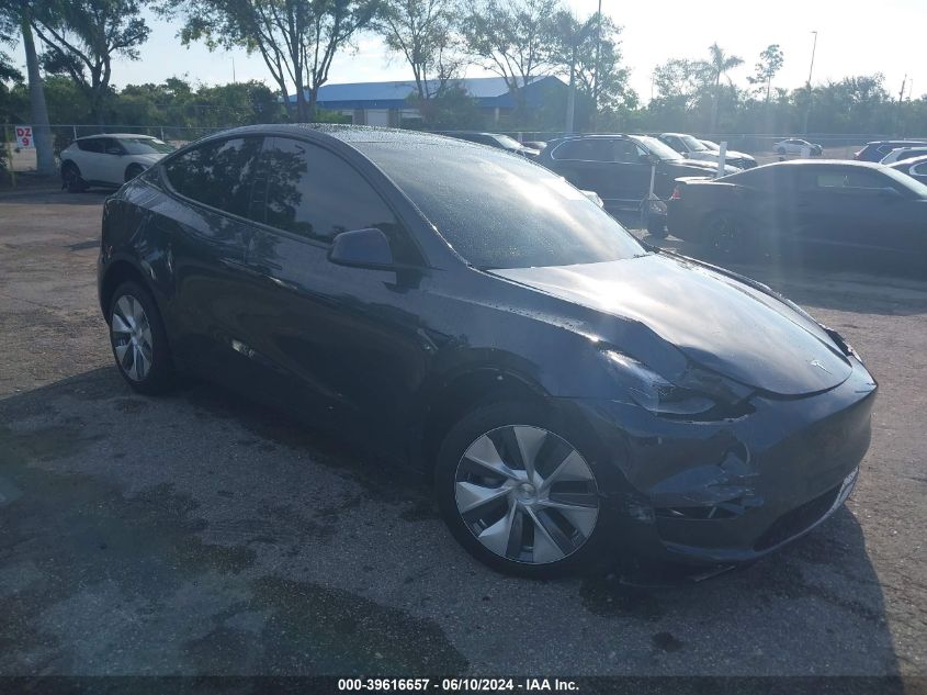 7SAYGDEE2RA246055 2024 TESLA MODEL Y - Image 1