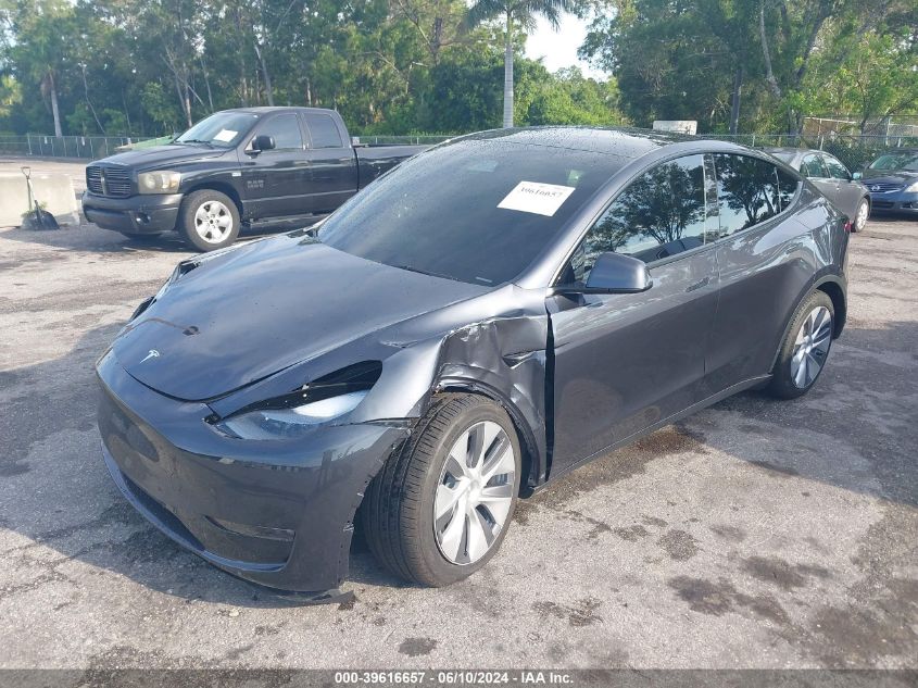 2024 Tesla Model Y Long Range Dual Motor All-Wheel Drive VIN: 7SAYGDEE2RA246055 Lot: 39616657