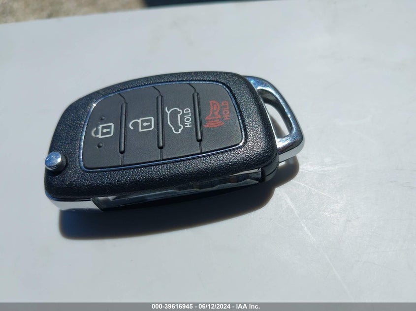 2014 Hyundai Santa Fe Sport 2.4L VIN: 5XYZUDLB8EG230693 Lot: 39616945