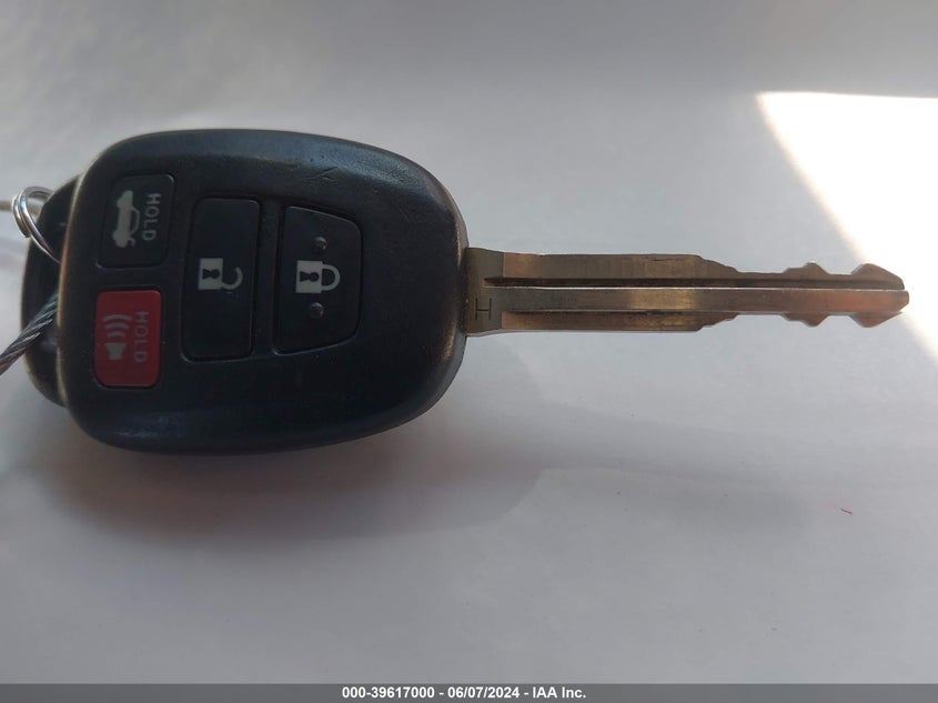 2016 Toyota Corolla S Plus VIN: 5YFBURHEXGP499391 Lot: 39617000