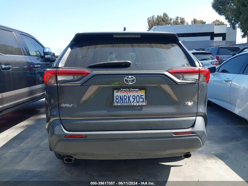2020 TOYOTA RAV4 XLE - 2T3W1RFV4LC047273