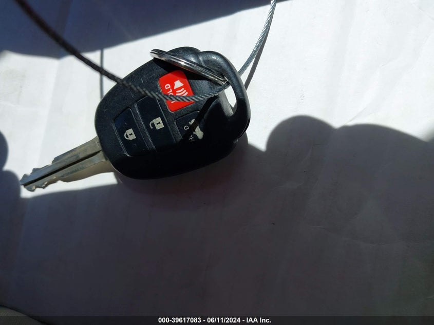 2016 Toyota Corolla Le VIN: 2T1BURHEXGC688123 Lot: 39617083