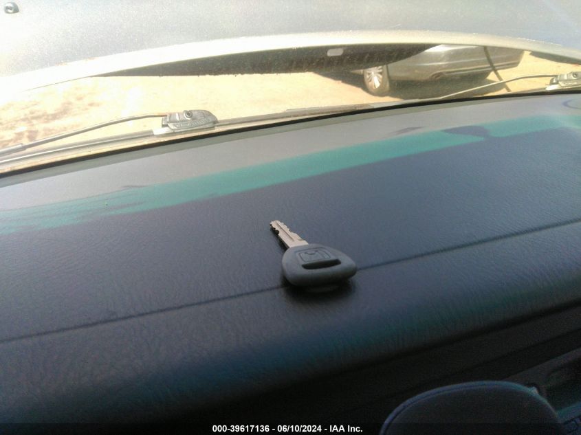 2002 Honda Odyssey Ex VIN: 5FNRL186X2B029653 Lot: 39617136