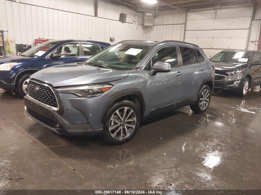 2022 Toyota Corolla Cross Xle VIN: 7MUDAABG6NV003445 Lot: 39617148
