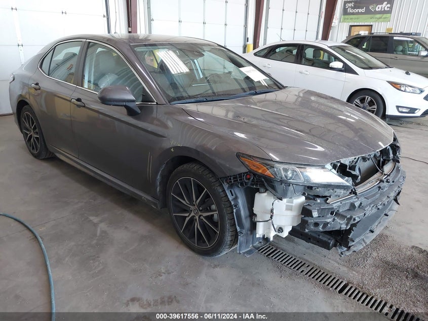 TOYOTA CAMRY SE 2021