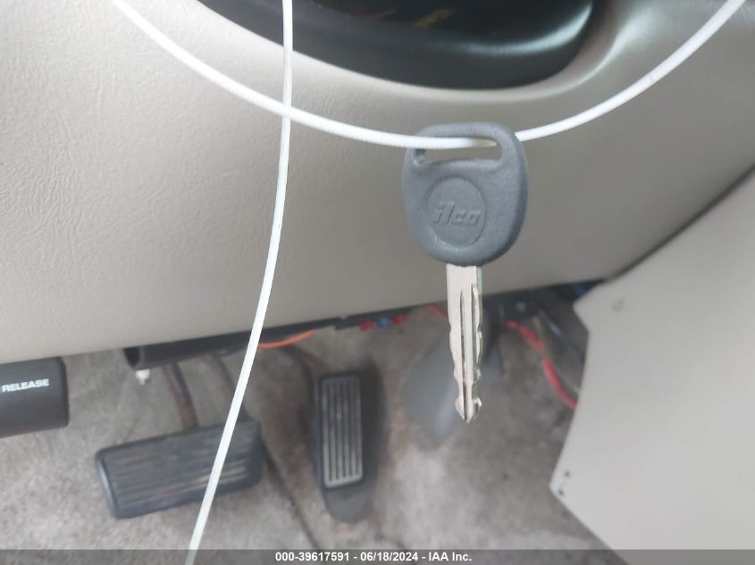 2002 Chevrolet Suburban 1500 Lt VIN: 1GNEC16Z82J320342 Lot: 39617591