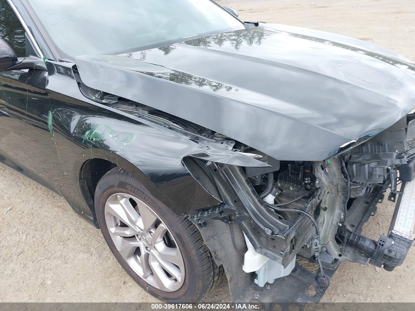 VIN 1HGCV1F11KA015951 2019 HONDA ACCORD LX