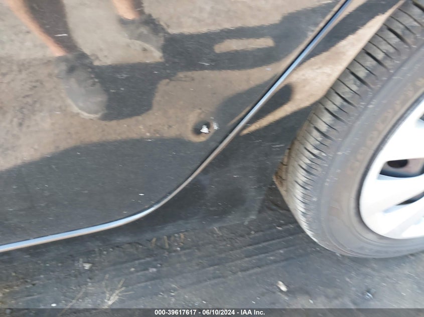 2017 Nissan Sentra S VIN: 3N1AB7AP1HY402343 Lot: 39617617