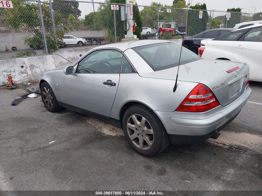1998 Mercedes-Benz Slk 230 VIN: WDBKK47F3WF007453 Lot: 39617800