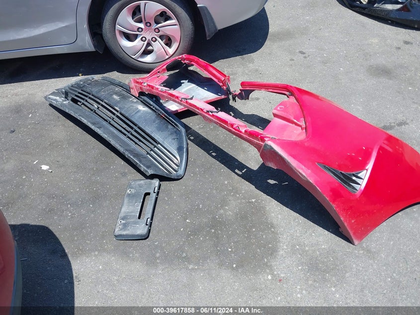 2017 Toyota Corolla Le VIN: 5YFBURHE7HP681048 Lot: 39617858