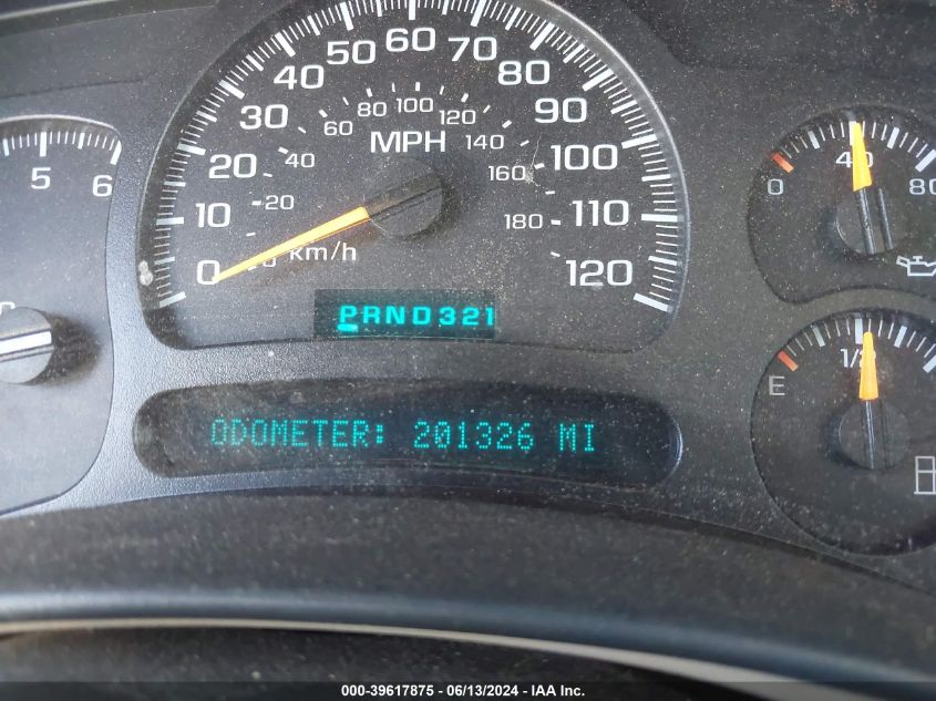 2005 Chevrolet Tahoe Z71 VIN: 1GNEK13T15R260123 Lot: 39617875