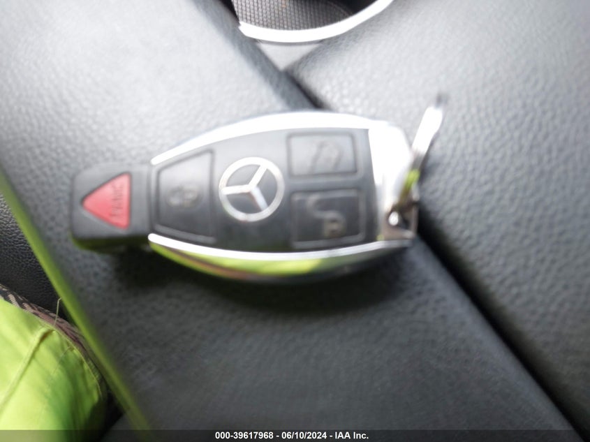 2014 Mercedes-Benz C 300 Luxury 4Matic/Sport 4Matic VIN: WDDGF8AB1ER305365 Lot: 39617968