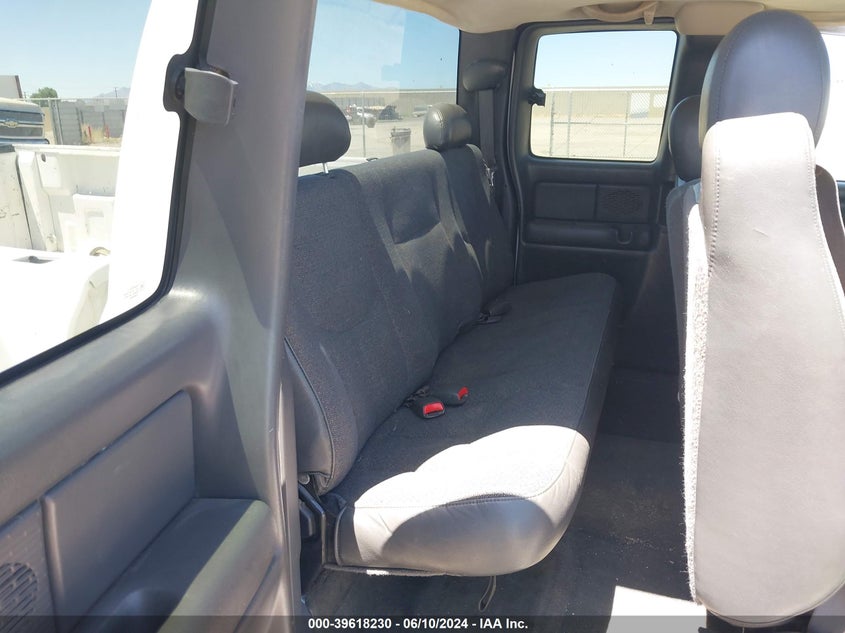 2004 Chevrolet Silverado 1500 Work Truck VIN: 2GCEC19V241147772 Lot: 39618230