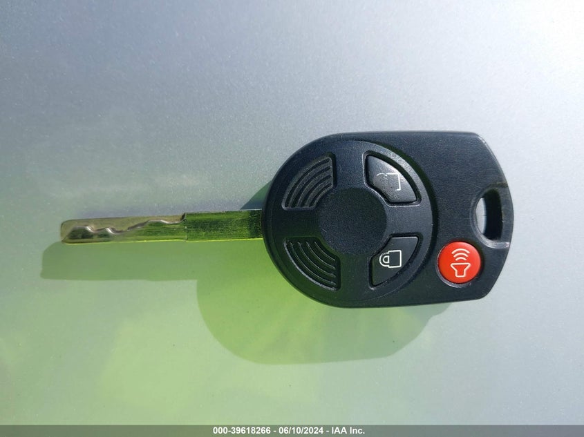 2015 Ford Escape S VIN: 1FMCU0F77FUB87028 Lot: 39618266