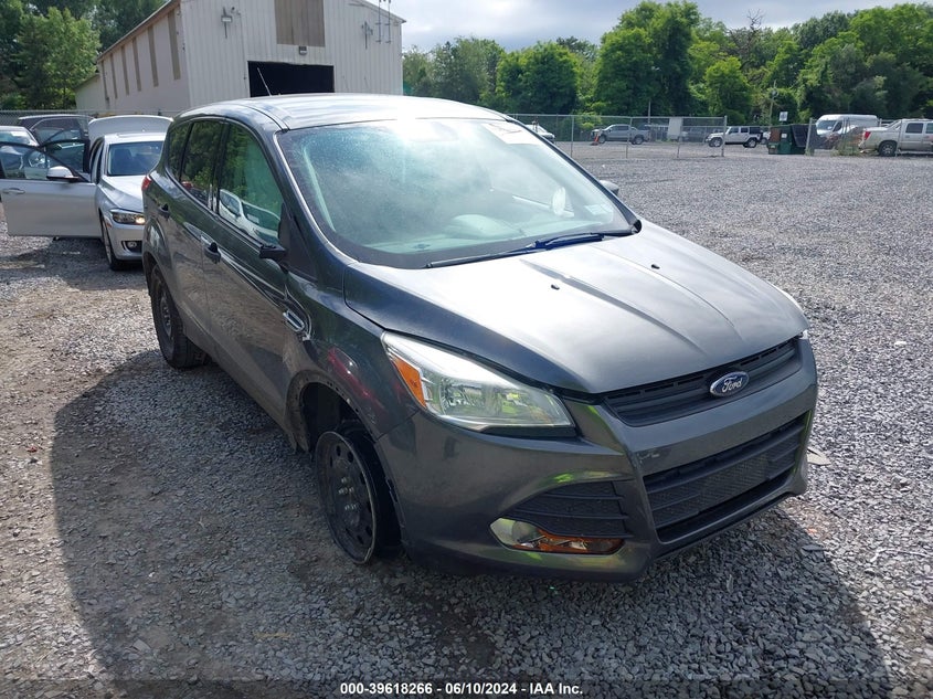2015 Ford Escape S VIN: 1FMCU0F77FUB87028 Lot: 39618266