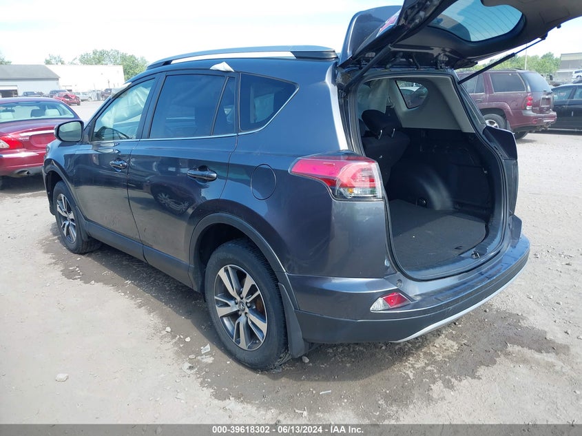 VIN JTMRFREV7JJ218947 2018 TOYOTA RAV4 ADVENTURE/XLE