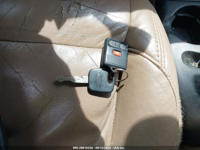 1999 Ford Explorer Eddie Bauer/Limited/Xlt VIN: 1FMDU34E5XUA68242 Lot: 39618334