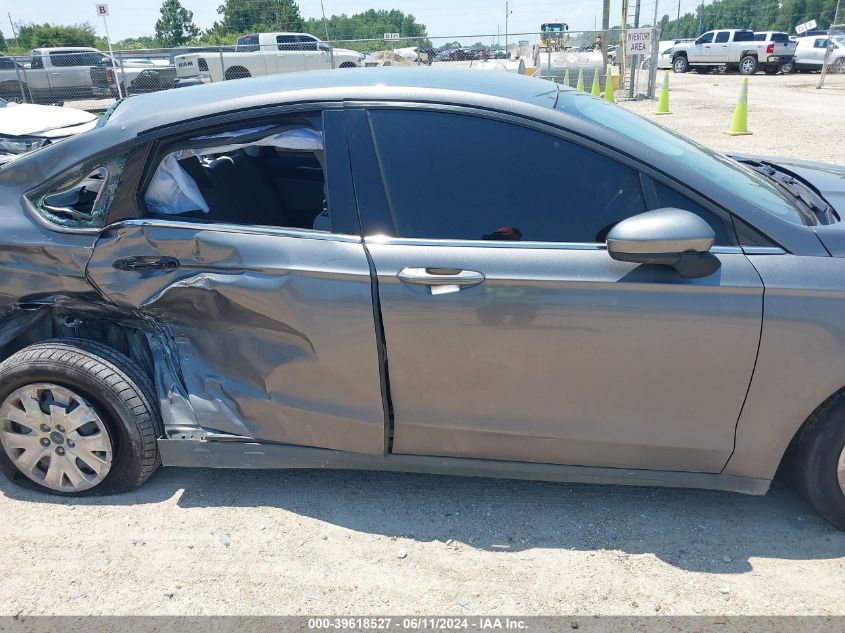 2013 Ford Fusion S VIN: 3FA6P0G74DR116693 Lot: 39618527