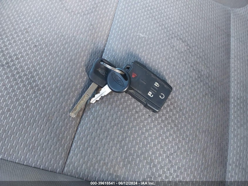 2015 Chevrolet Silverado 1500 1Lt VIN: 3GCUKREC9FG185561 Lot: 39618541