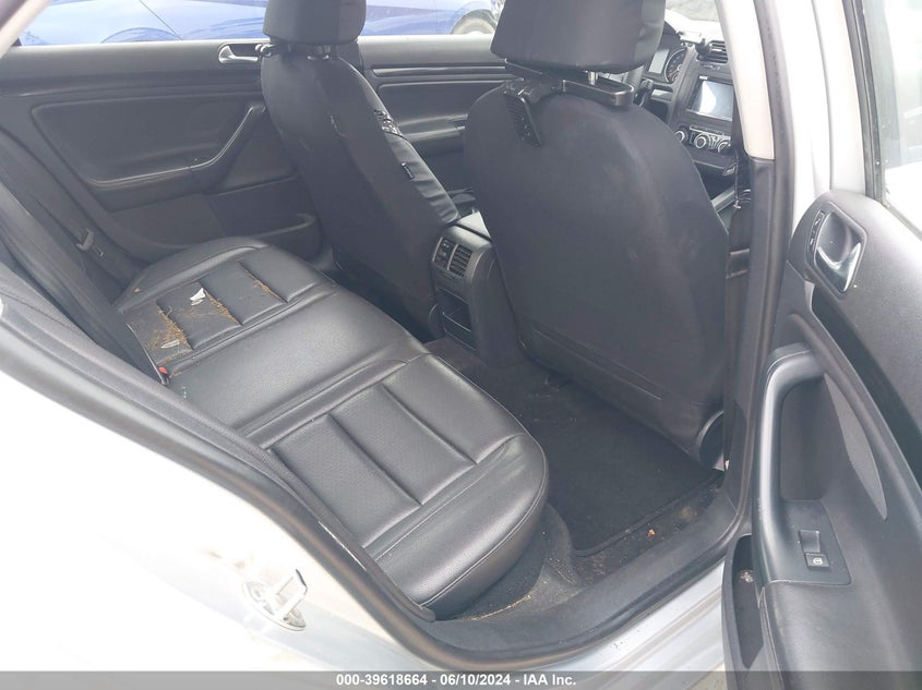2010 Volkswagen Jetta Se VIN: 3VWRX7AJ8AM026957 Lot: 39618664