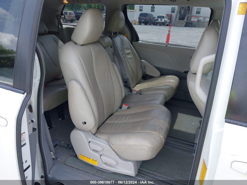 2011 Toyota Sienna Le V6 VIN: 5TDKK3DC3BS070312 Lot: 39618677