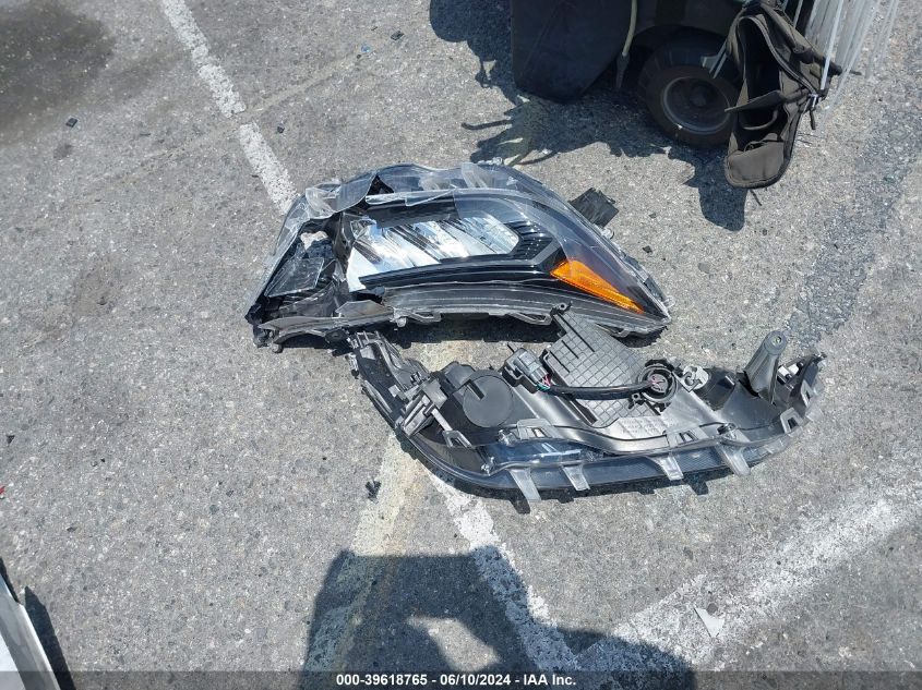 2019 TOYOTA RAV4 LE - JTMK1RFV7KD025700