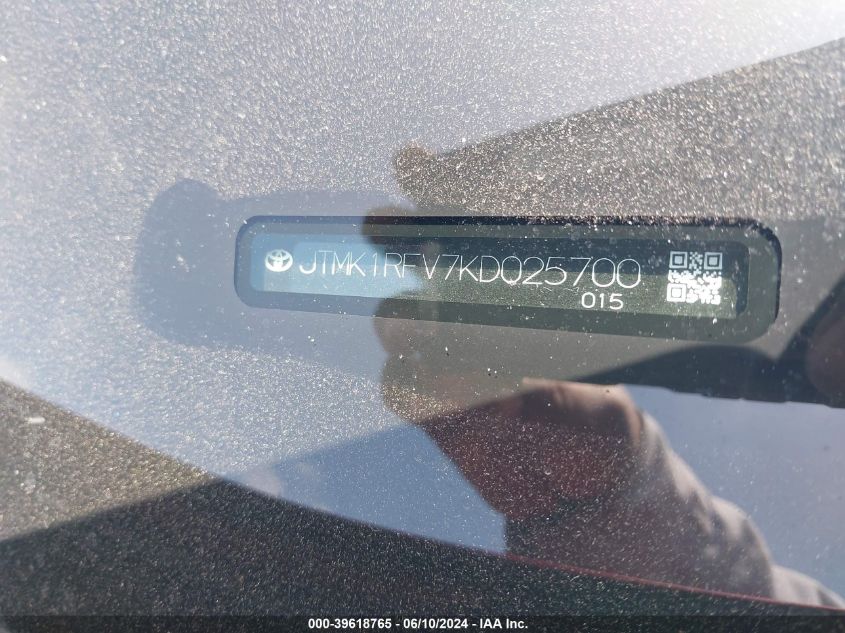 2019 TOYOTA RAV4 LE - JTMK1RFV7KD025700