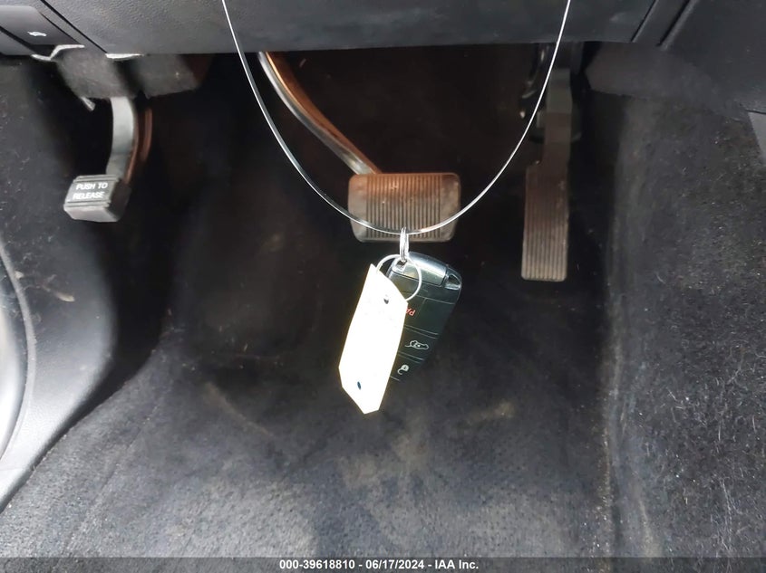 2015 Jeep Grand Cherokee Limited VIN: 1C4RJFBGXFC652178 Lot: 39618810