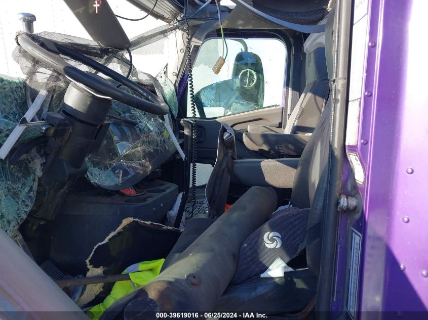 2000 International 9400 9400I VIN: 2HSCNAMRXYC061123 Lot: 39619016