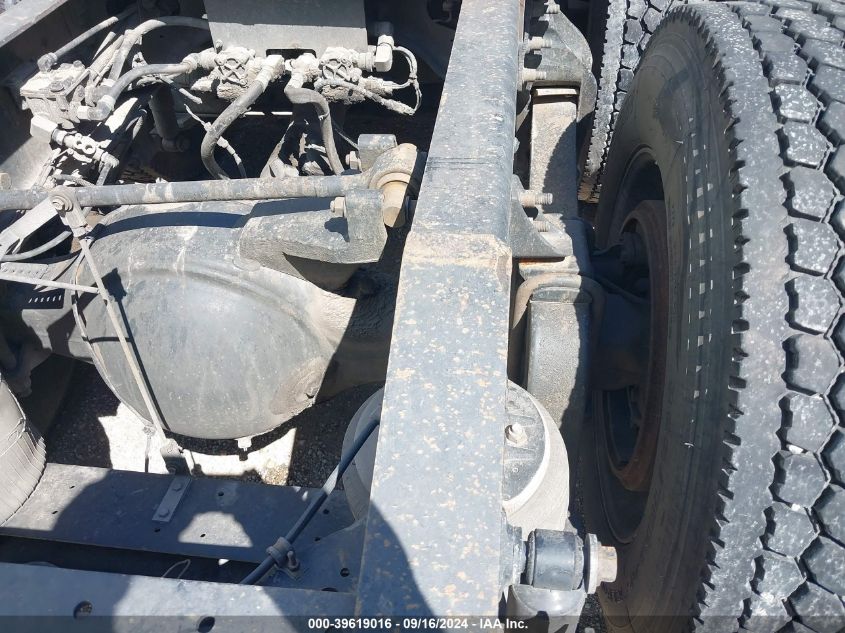 2000 International 9400 9400I VIN: 2HSCNAMRXYC061123 Lot: 39619016