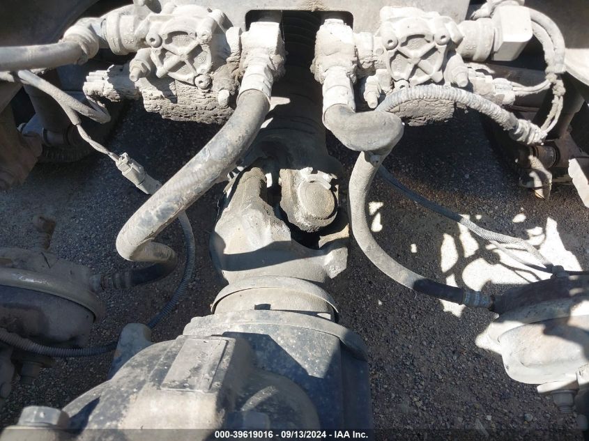 2000 International 9400 9400I VIN: 2HSCNAMRXYC061123 Lot: 39619016