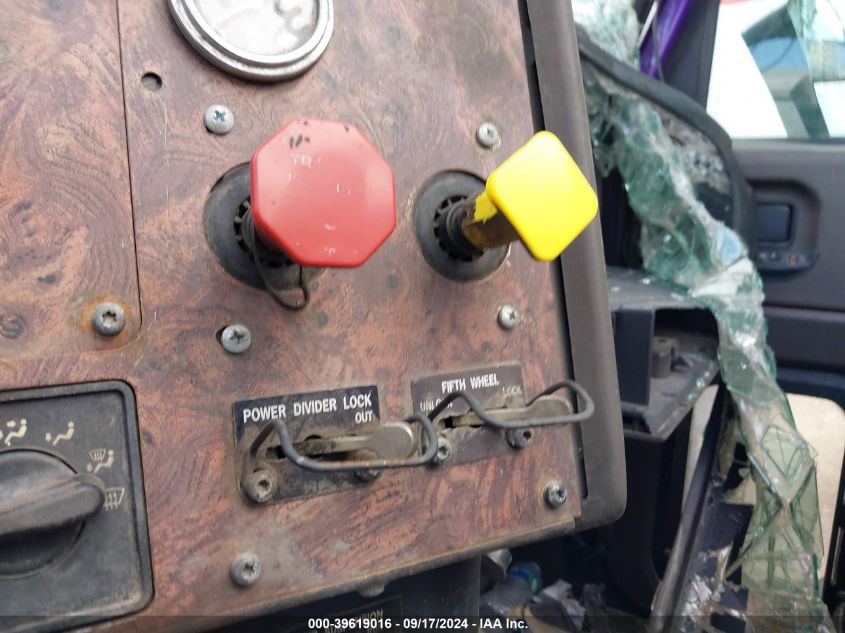 2000 International 9400 9400I VIN: 2HSCNAMRXYC061123 Lot: 39619016