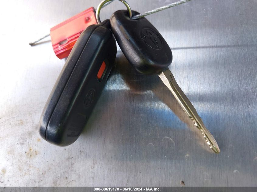 2003 Toyota Camry Xle VIN: 4T1BE30K33U701377 Lot: 39619170