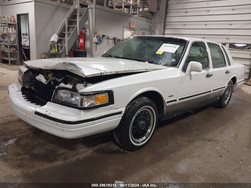 1996 Lincoln Town Car Sgn/Dmnd Anv/Cypress/Jn VIN: 1LNLM82W7TY715313 Lot: 39619318