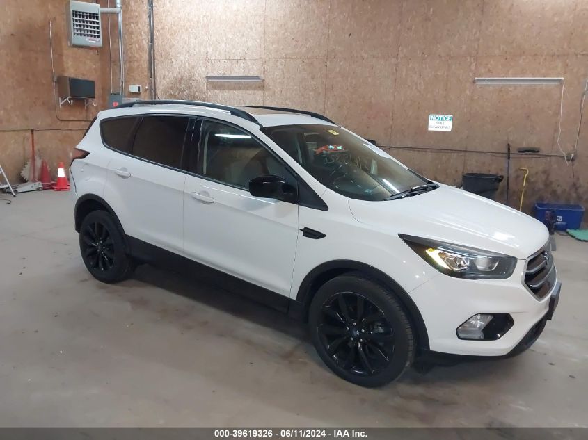 2017 FORD ESCAPE SE - 1FMCU0GD4HUE70073