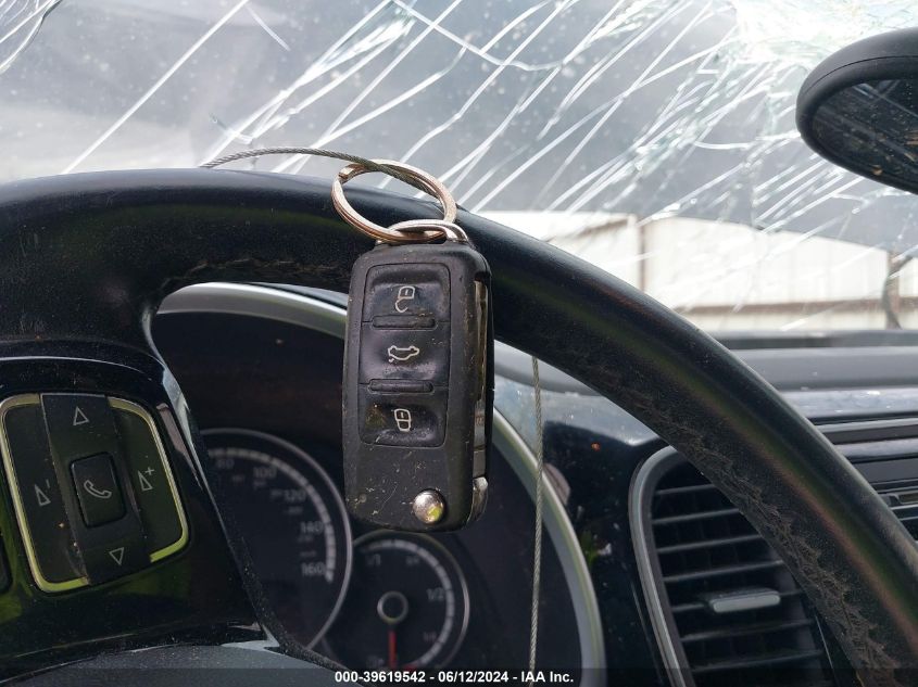 2014 VOLKSWAGEN BEETLE - 3VWJX7AT2EM631643