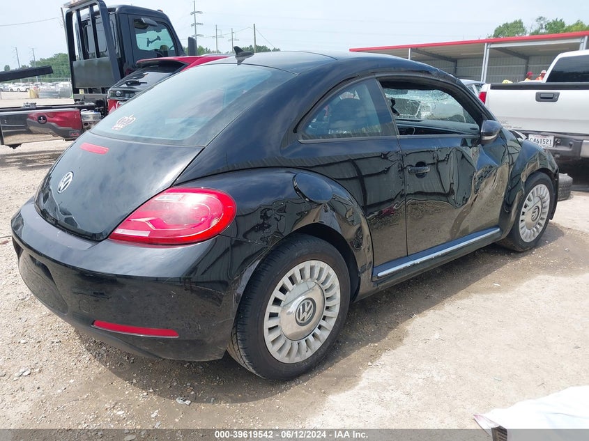 2014 VOLKSWAGEN BEETLE - 3VWJX7AT2EM631643