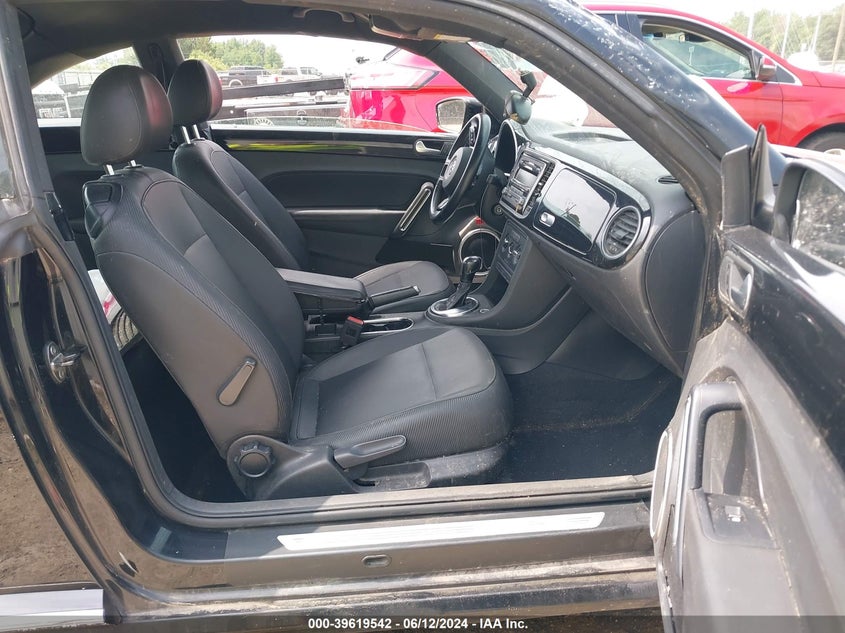 2014 VOLKSWAGEN BEETLE - 3VWJX7AT2EM631643