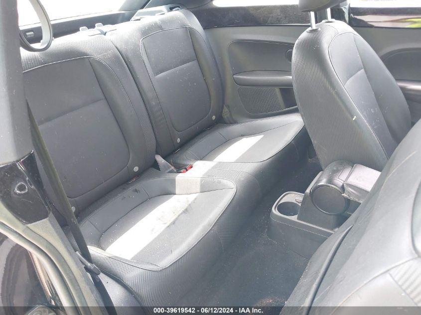 2014 VOLKSWAGEN BEETLE - 3VWJX7AT2EM631643