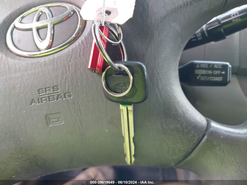 2004 Toyota Camry Le VIN: 4T1BE32K84U855419 Lot: 39619649