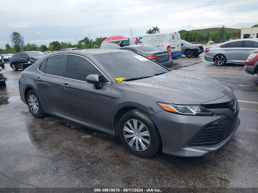 4T1B11HK0JU540956 2018 TOYOTA CAMRY - Image 1