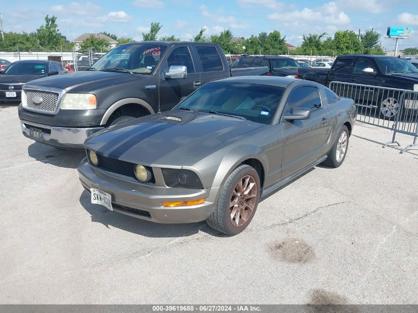 2005 Ford Mustang V6 Deluxe/V6 Premium VIN: 1ZVFT80N155168250 Lot: 39619688