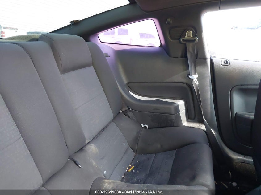 2005 Ford Mustang V6 Deluxe/V6 Premium VIN: 1ZVFT80N155168250 Lot: 39619688