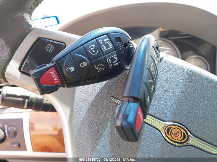 2008 Chrysler Town & Country Touring VIN: 2A8HR54P18R840537 Lot: 39619732