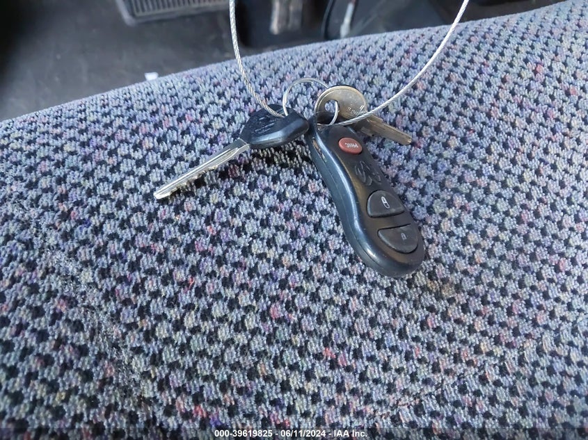 2001 Dodge Ram 2500 St VIN: 3B7KC23621G220779 Lot: 39619825