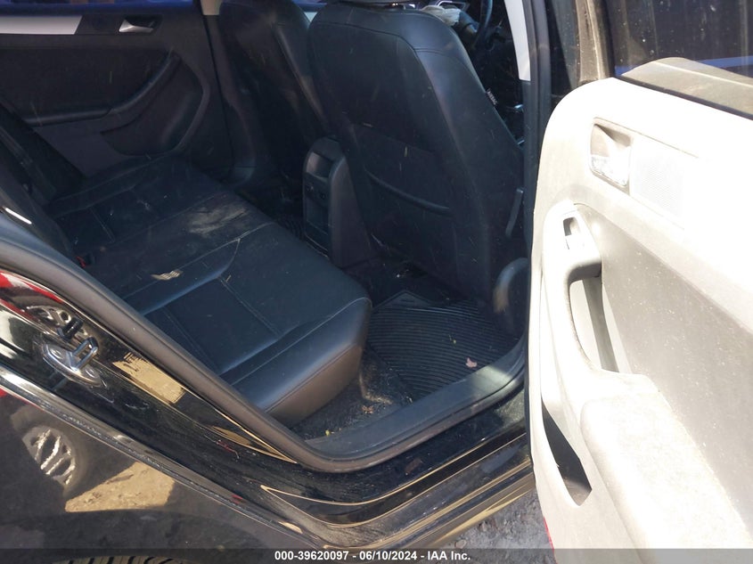 2014 Volkswagen Jetta 1.8T Se VIN: 3VWD17AJXEM439870 Lot: 39620097