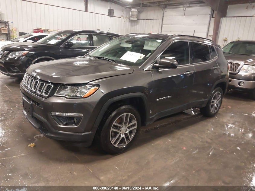 VIN 3C4NJDBB7JT112257 2018 JEEP COMPASS LATITUDE 4X4